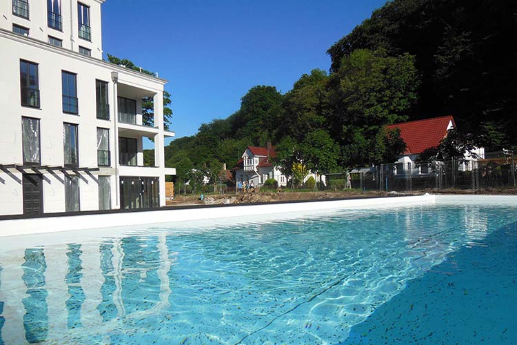 Traumferienwohnung Villa Mathilde – Außenanlage mit Pool